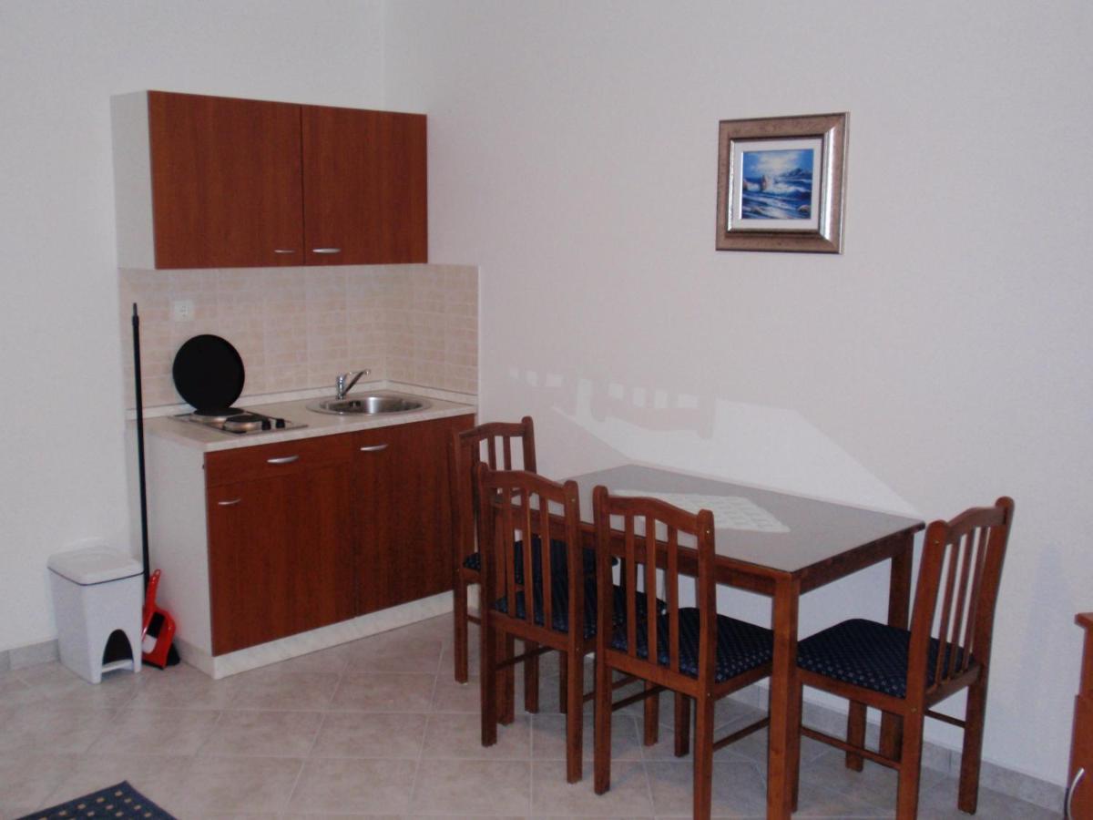Apartmani Area Doma トロギール エクステリア 写真